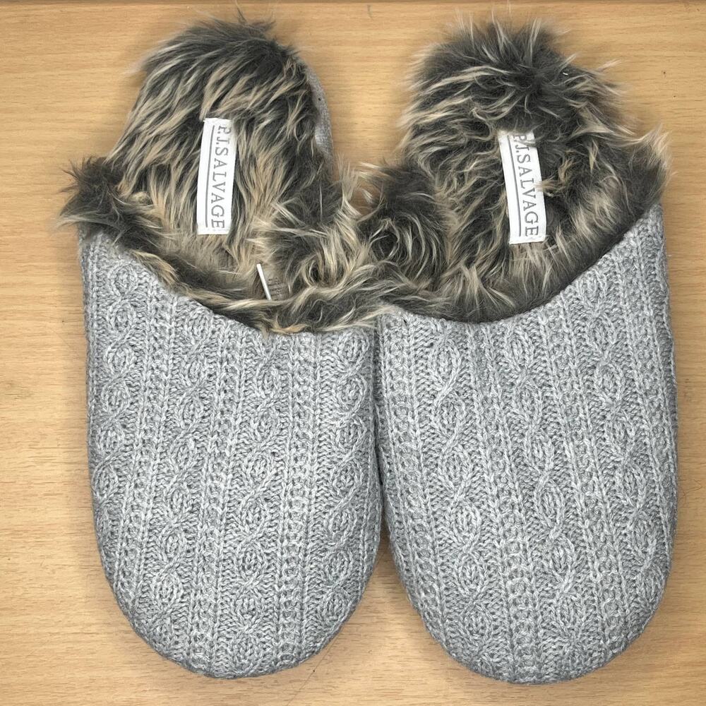 P.J. Salvage Women's Cable Knit House Slippers Gray Faux Fur Lined NWOT Size M/L